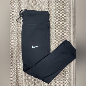 Nike Cropped Leggings